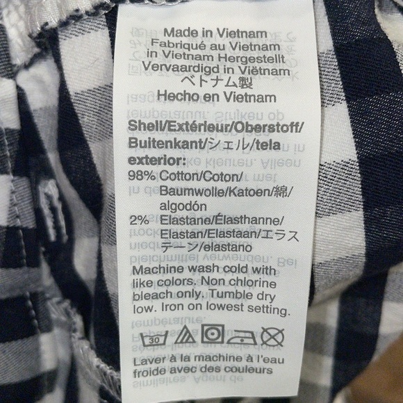 J Crew Bermuda shorts.  Lot of 2.  Size 6. - Picture 7 of 12